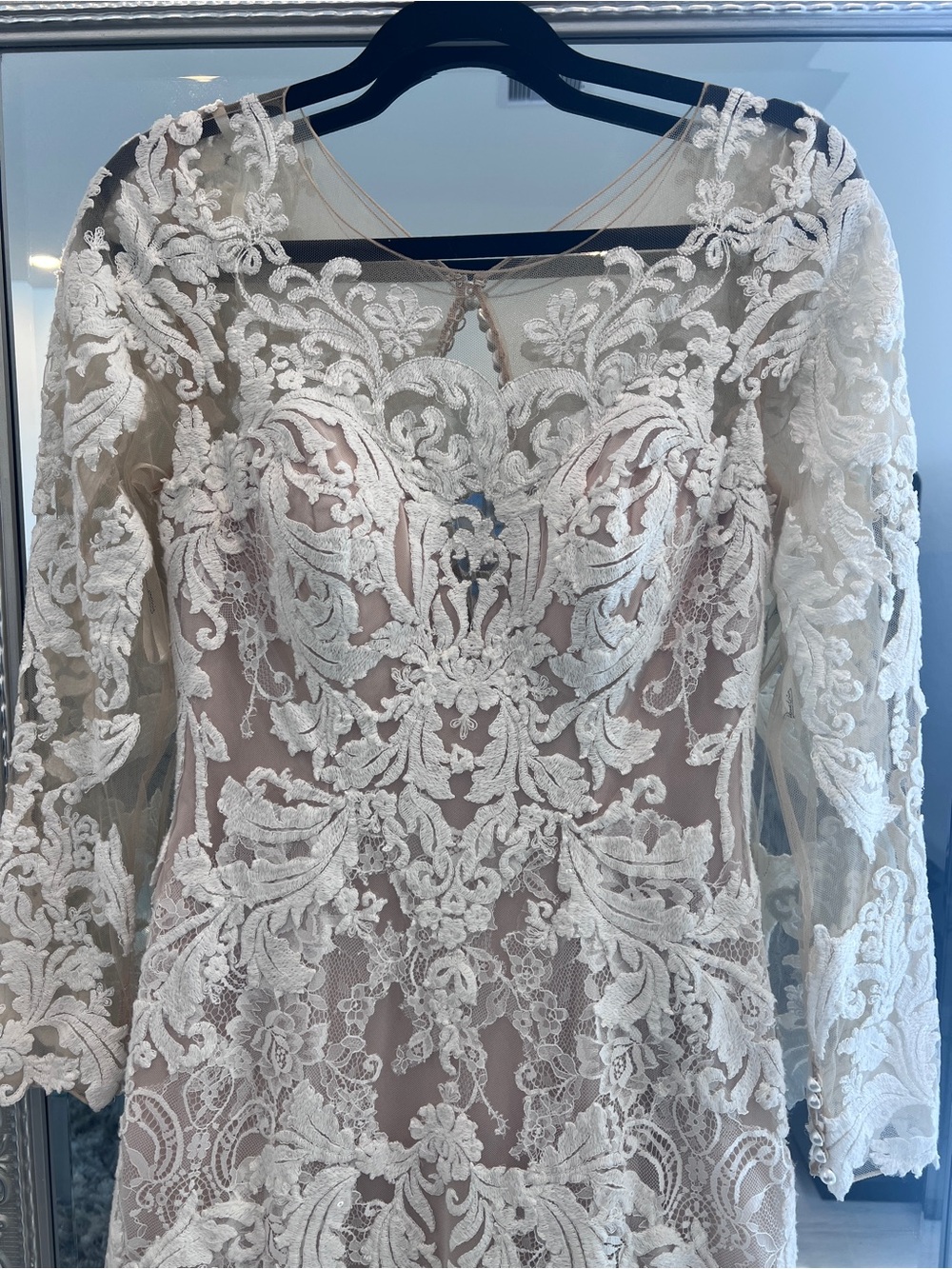 Elegant Demetrios mermaid wedding dress - Picture 5 of 16